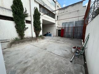 Amplia Bodega/Almacén de 705.00 m² (o 725.00 m² aprox.) con Altura de 3-5m y Áreas Comunes