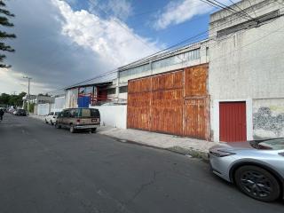 Amplia Bodega/Almacén de 705.00 m² (o 725.00 m² aprox.) con Altura de 3-5m y Áreas Comunes