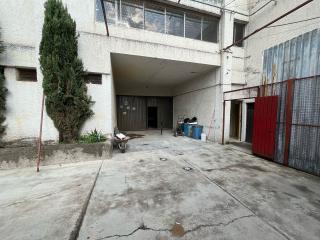 Amplia Bodega/Almacén de 705.00 m² (o 725.00 m² aprox.) con Altura de 3-5m y Áreas Comunes