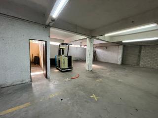 Amplia Bodega/Almacén de 705.00 m² (o 725.00 m² aprox.) con Altura de 3-5m y Áreas Comunes