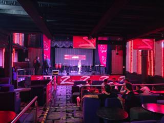 Salón de Eventos Acústica Premium - El Foro: Perfecta para Conciertos, Conferencias y Fiestas