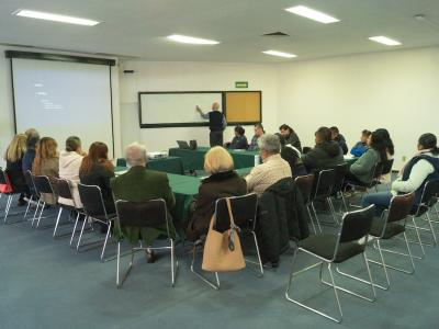 Salas de Juntas Equipadas del Club Alemán - Espacio Profesional y Acogedor