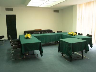 Salas de Juntas Equipadas del Club Alemán - Espacio Profesional y Acogedor