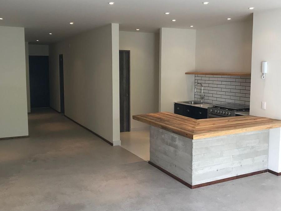 Departamento con Balcón en Col. Del Valle Centro