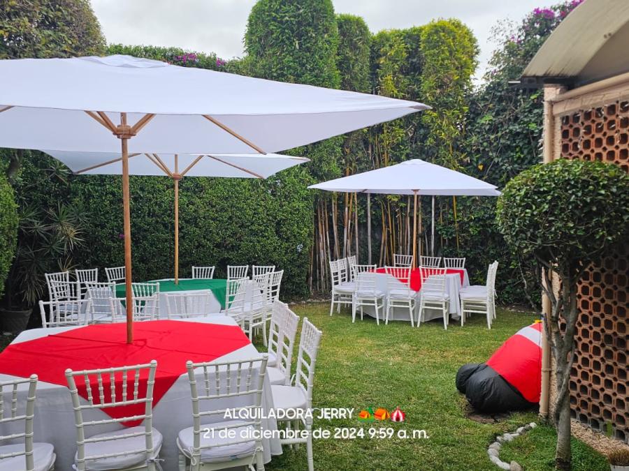 Mesa cuadrada para eventos sociales