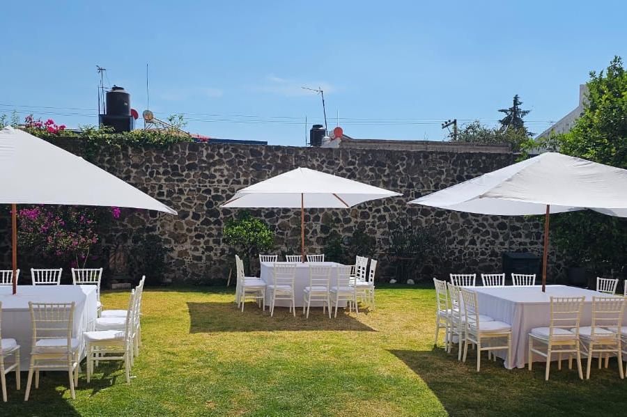 Mesa imperial con sombrilla para terraza