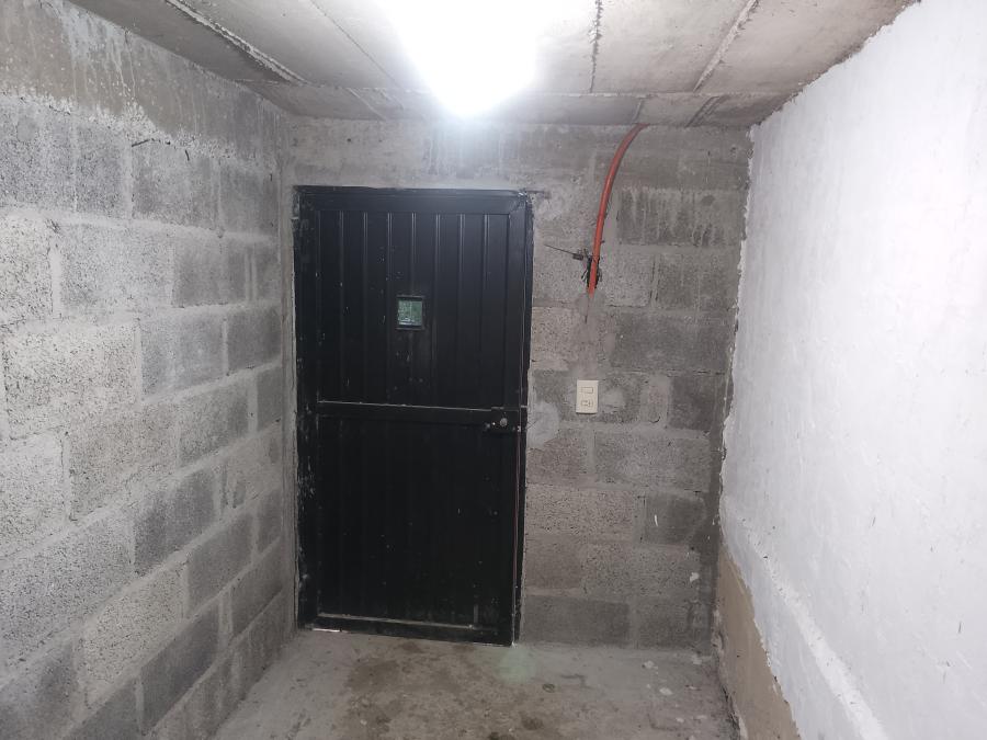bodega pequeña, piso rustico