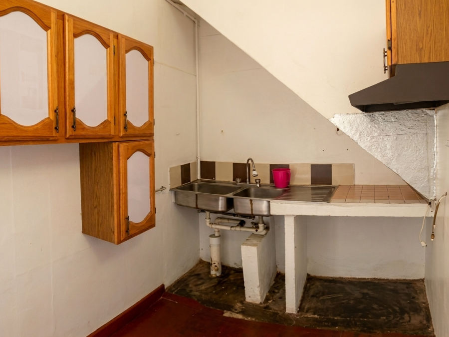 casa en renta, un piso, espacios amplios. zona oblatos-san juan de dios